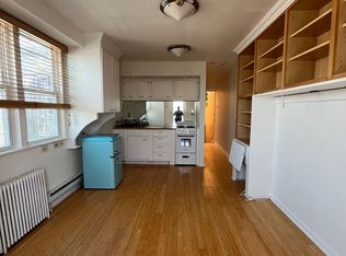 2114 Pine St #4, Philadelphia, PA 19103