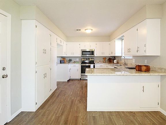 2nd image of 8311 Wilmerdean St