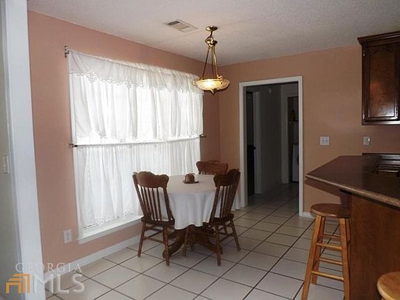 4th image of 223 Autumn Woods Dr