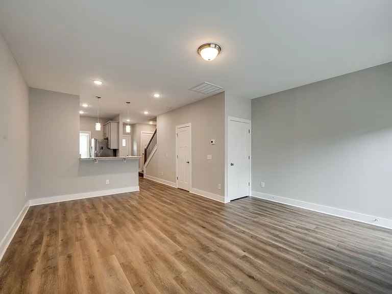 203 E Forge Ct — Photo 9
