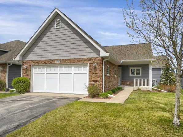 301 Quebec Ct, Little Canada, MN 55117