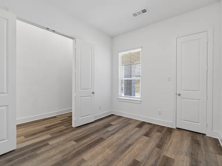 422 Firecrest Ln — Photo 3