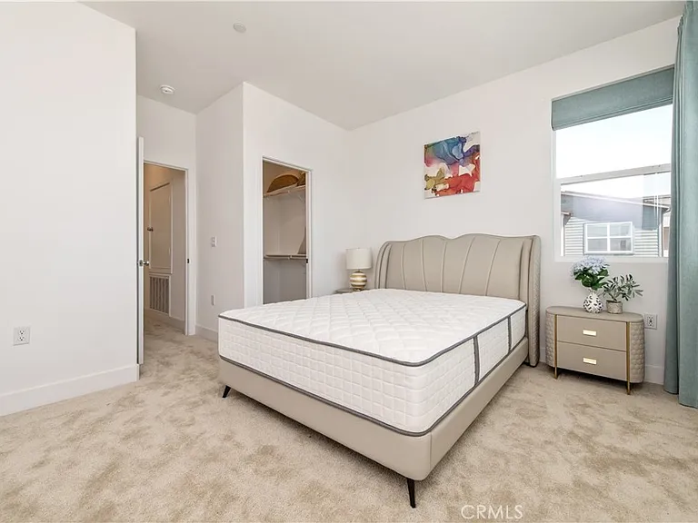 243 Yerba — Photo 31