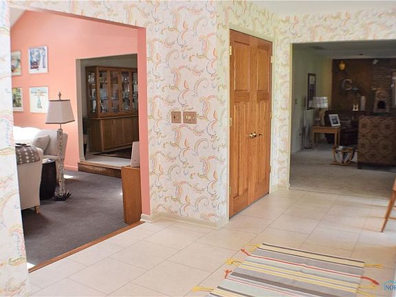 5th image of 132 Riverview Dr