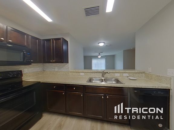 5th image of 1721 Windward Oaks Dr
