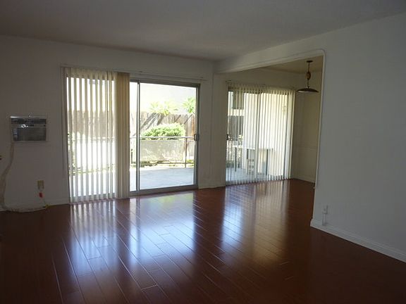 3rd image of 1020 College View Dr APT 1