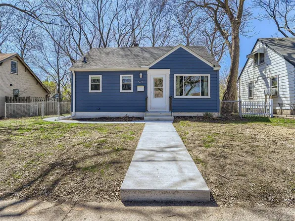 571 Pelham Blvd, Saint Paul, MN 55104