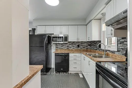 83 Speight Cres — Photo 3