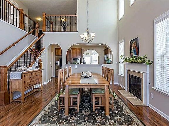 5th image of 7127 Marshbury Way