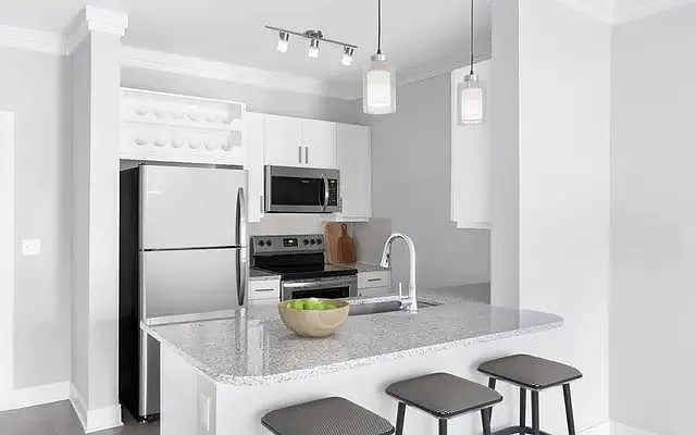Vale Overland Park