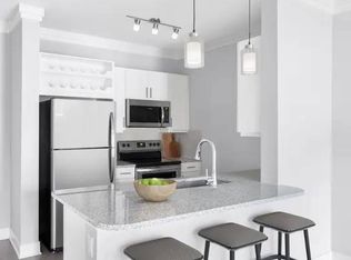 Vale Overland Park, Overland Park, KS 66213