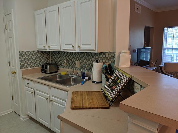 5th image of 4103 Walden Park Dr