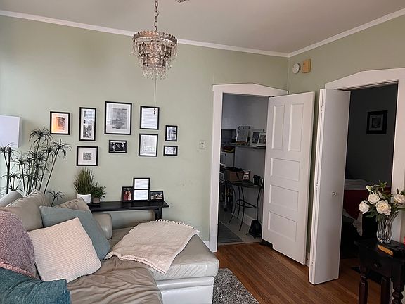 5th image of 2334 N Leavitt St Unit 1