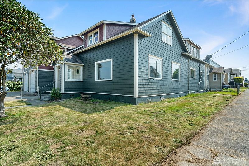 2nd image of 801 E 2nd Street