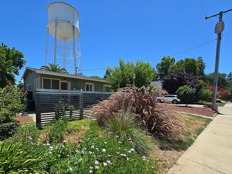 2812 Saint Bonaventure Dr — Photo 1
