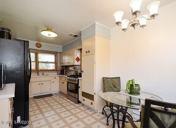 3rd image of 9302 Karlov Ave