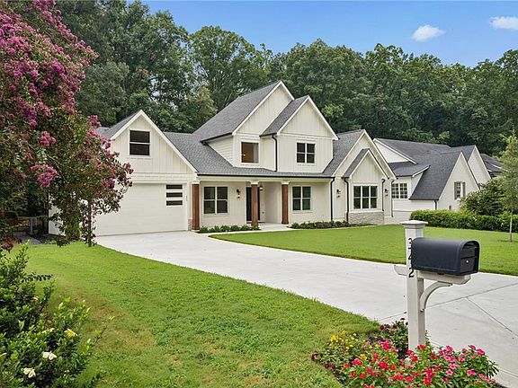 2nd image of 342 Valley Green Dr NE
