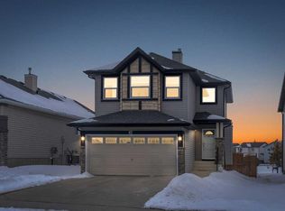 41 W Royal Birch Ter NW, Calgary, AB T3G 5N7
