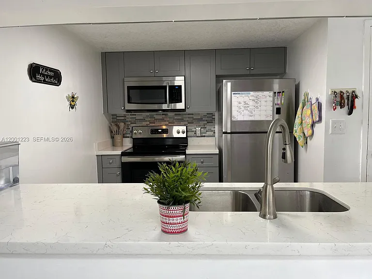 280 SW 20th Rd #504 — Photo 13