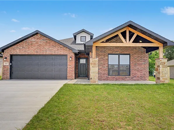 3611 N Wiley Dr, Siloam Springs, AR 72761