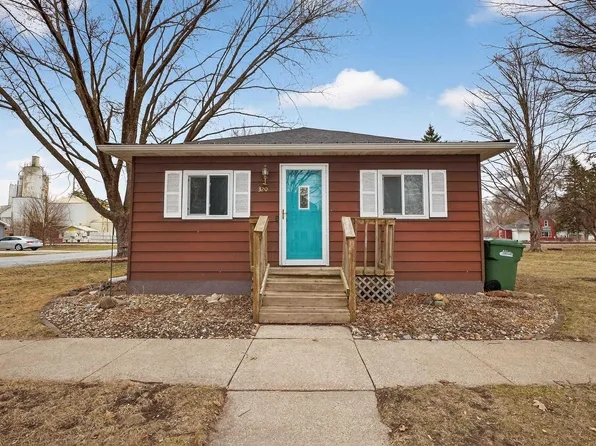 320 6th Ave NW, Waverly, IA 50677
