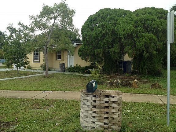 4th image of 4853 NE 15th Ave