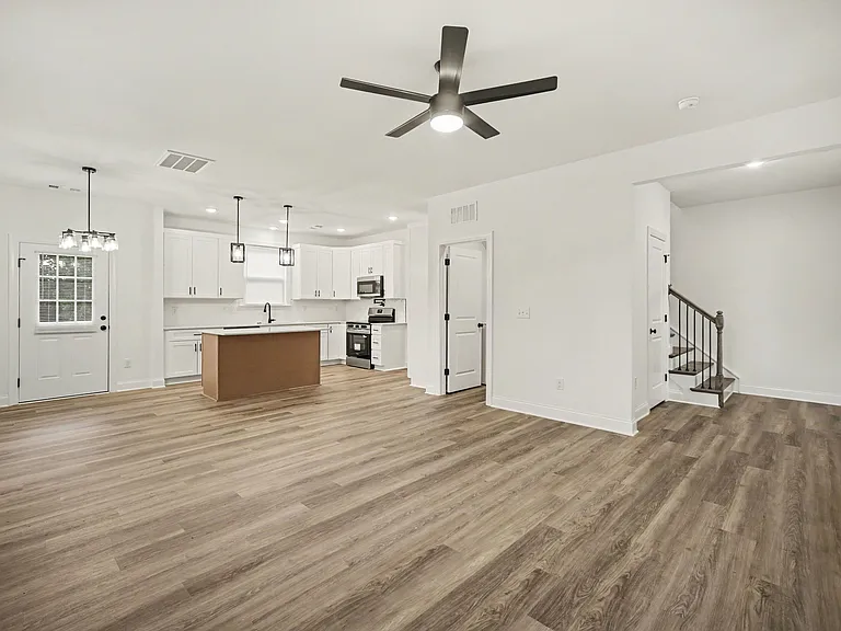607 Legrand St — Photo 13