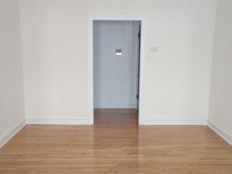 1st image of 1337 W Estes Ave #37