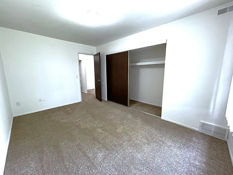 Charter Oaks Apartments — Photo 170