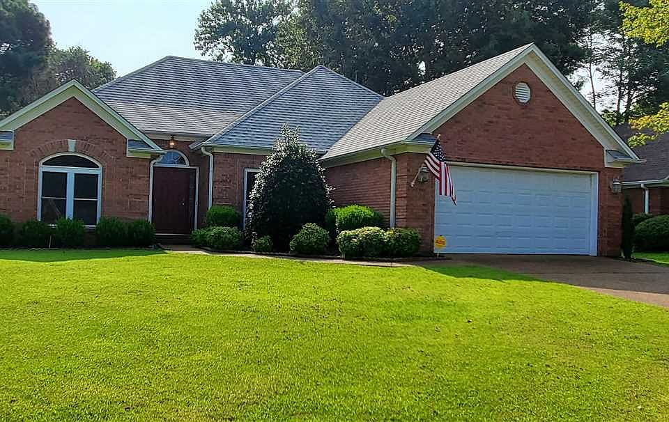 1st image of 30 Winding Creek Dr