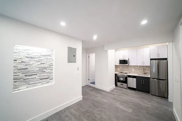 Rented by Heritage Capital Management LLC | media 23