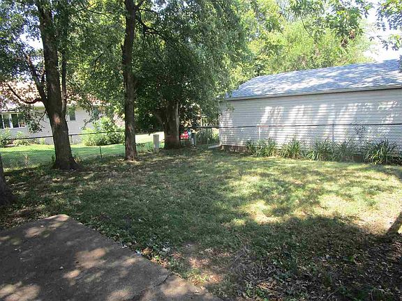 2nd image of 3513 Jamestown Dr