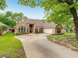 513 Inland Cir, Azle, TX 76020