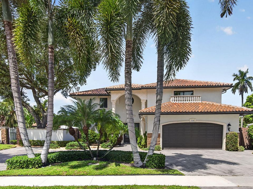 1st image of 749 SW 2nd Street
