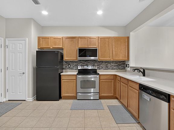 5th image of 10137 Pink Palmata Ct