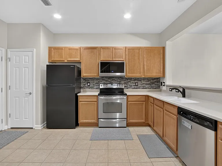 10137 Pink Palmata Ct — Photo 5