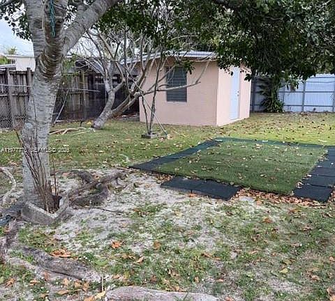 3rd image of 10945 SW 41st St