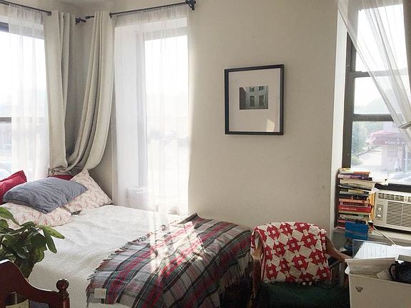 2nd image of 354 Douglass St #4