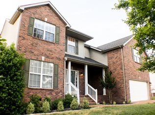 140 Grove Ln S, Hendersonville, TN 37075