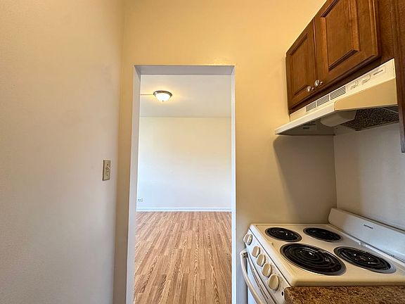 5th image of 1850 N Humboldt Blvd #114