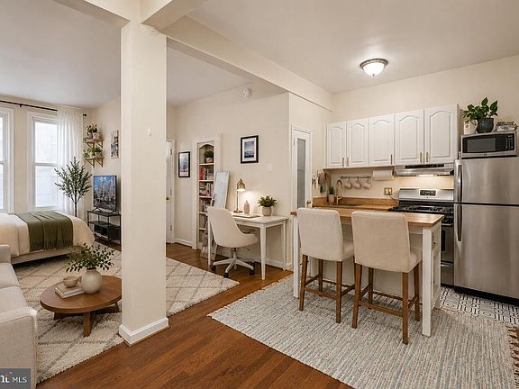 3rd image of 1300 Massachusetts Ave NW APT 205