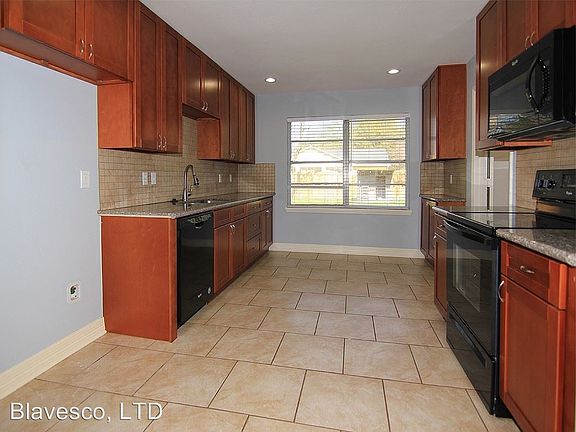 5th image of 5810 Gardenia Ln