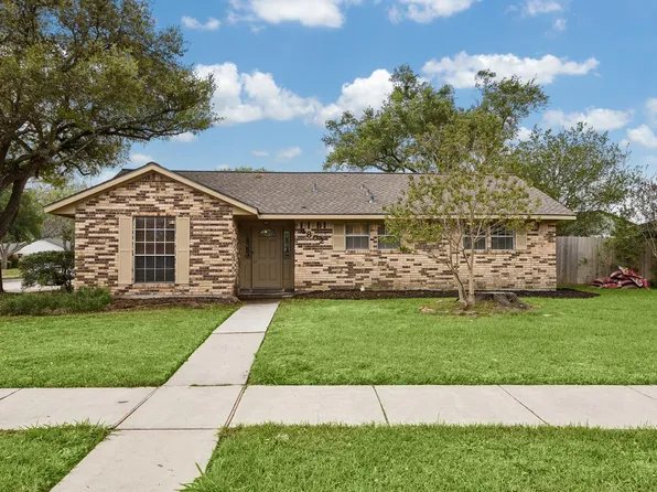 4802 Elm St, Pearland, TX 77581