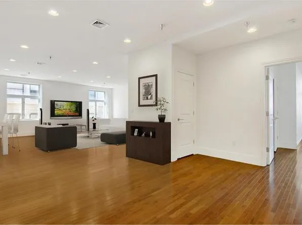 66 Franklin St APT 6D, New York, NY 10013