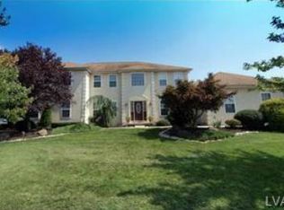 25 Fieldcrest Dr, Collegeville, PA 19426