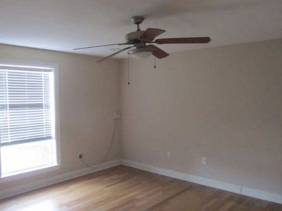 4th image of 2617 Woods Dr