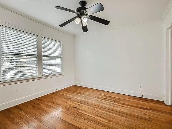 3rd image of 1305 W 12th St Unit A