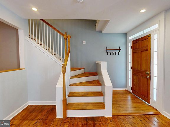 3rd image of 206 South St
