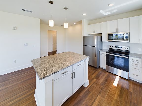 2nd image of 775 Victory Ln #7-102
