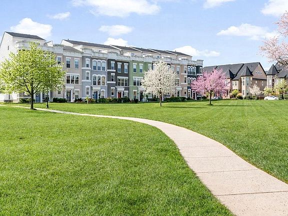 2nd image of 822 Lindley Rd